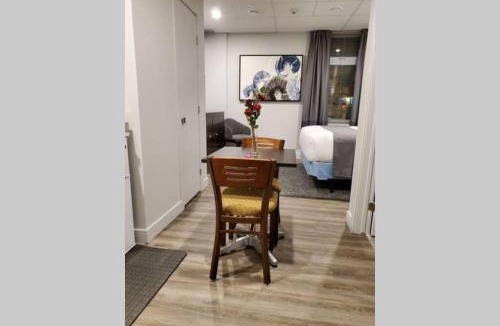 Downtown Gatineau Apartment | Cozy Sweet Studio #4, Only 10 min to D.T. Ottawa
