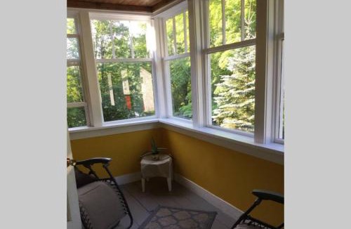 Waterloo Apartment | L'Alcôve des Céramistes