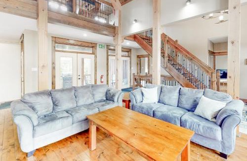 The Blue Mountains Ski Chalet | Lucille 109