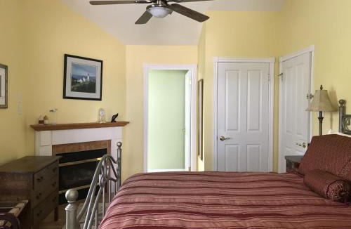 Maitland Bed & Breakfast | Cresthaven By the Sea