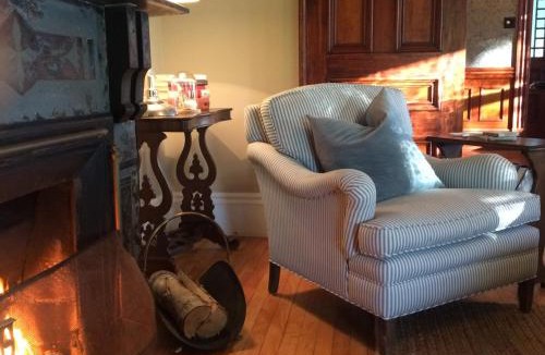 Souris Bed & Breakfast | The Library Inn