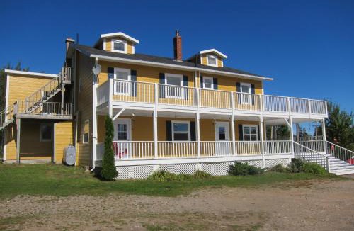 Ingonish Beach Hotel | The Island Inn