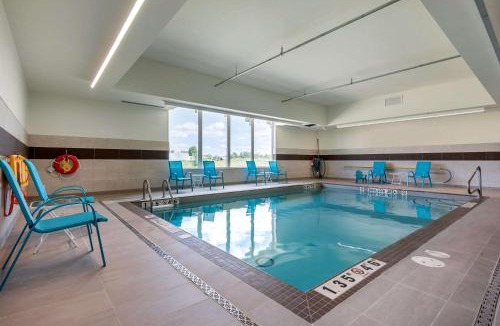 Napanee Hotel | Comfort Inn & Suites