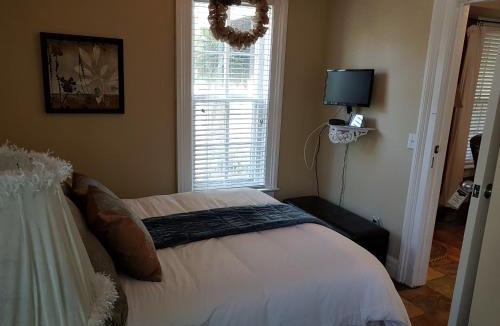 Ruthven Bed & Breakfast | Hellemsfield Inn & bed and breakfast