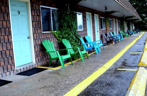 Bracebridge Hotel | Cedar Lane Motel