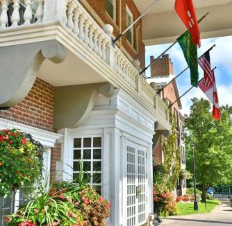Historic Old Town Hotel | Queens Landing