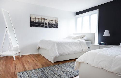 Industrial Park House | JstLikeHome - Getaway
