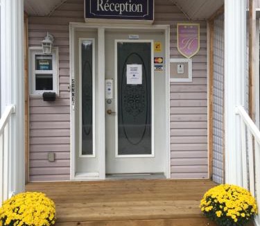 Lac-Bouchette Hotel | Auberge Motel Panorama