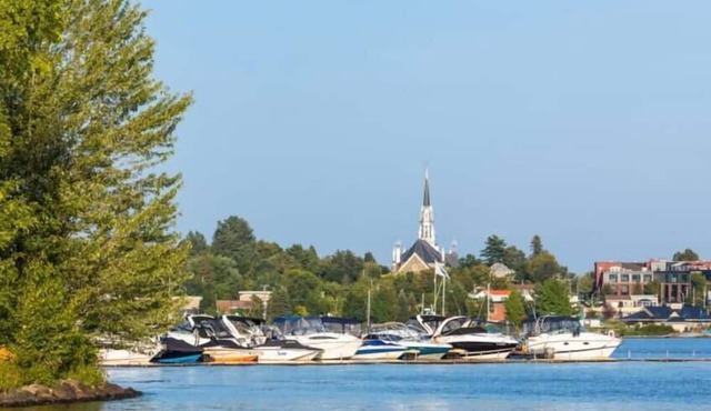 Magog, between lake and mountain