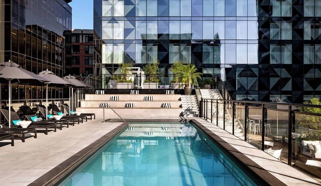 Humaniti Hotel Montreal, Autograph Collection