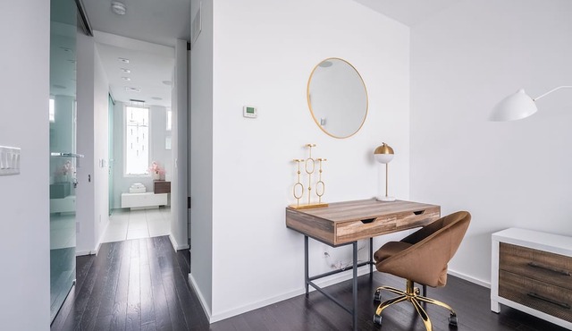 Cozy Houses in Downtown Toronto by GLOBALSTAY