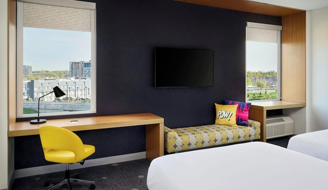 Aloft by Marriott Montreal Airport
