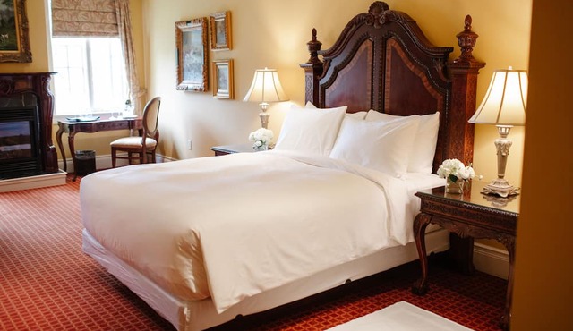 Riverbend Inn and Vineyard