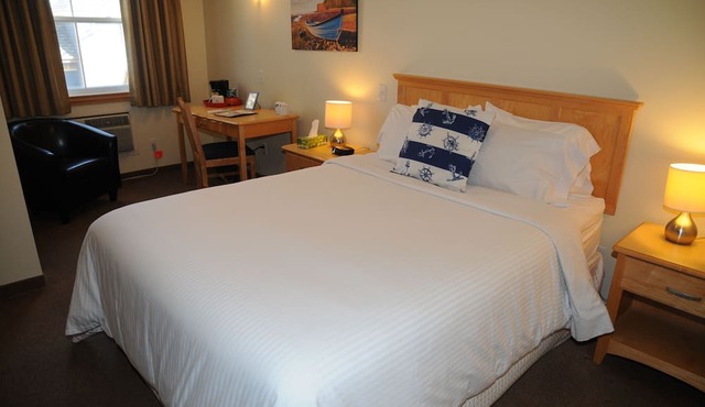 Smugglers Cove Inn