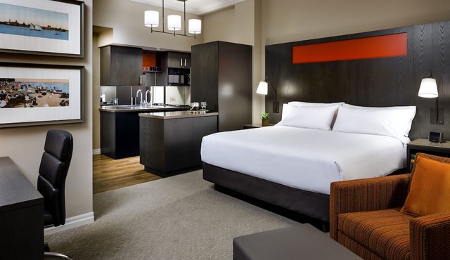 One King West Hotel & Residence