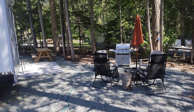 Camping at Celista Bay on the scenic shores of Shuswap Lake!