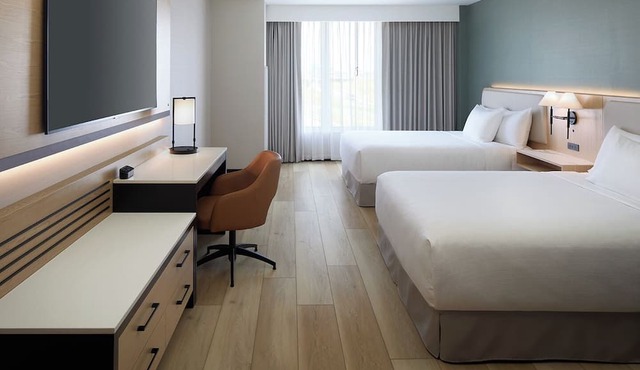 Hyatt Place Montreal Airport