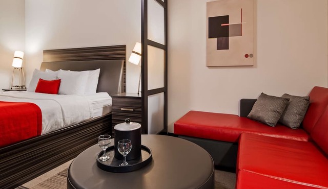 Best Western Plus Airport Inn & Suites