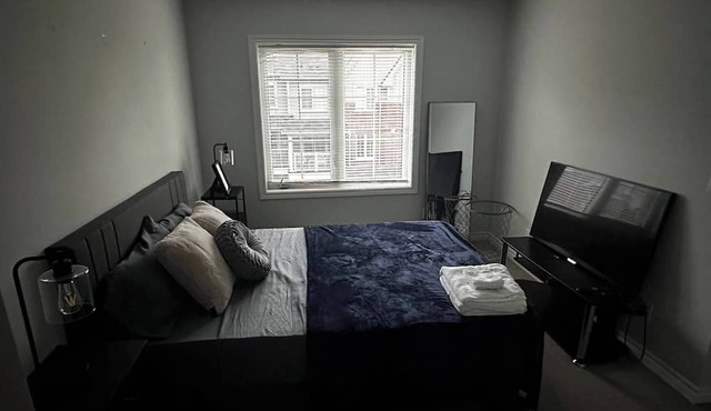 Cozy Whitby Retreat - 2 Bedroom Private House