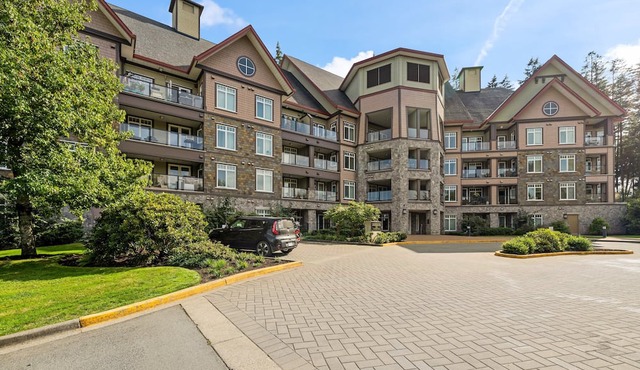 Bear Mountain 1bed Condo, Parking, Mountain View!
