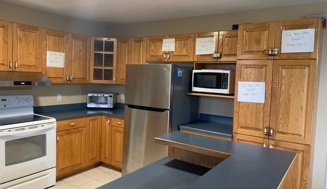Charming 5-bedroom cottage in enchanting Colborne