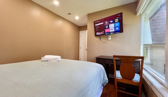 Cozy Home Near Transit & Hillcrest Mall with Free Parking