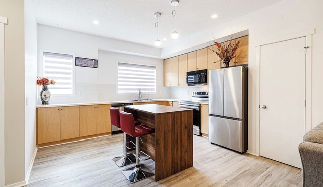 Elegant 4-Bedroom Home in a Quiet and Peaceful Community | Free Parking