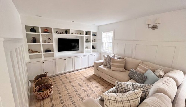 Lakefront Family Friendly Home, Sleeps 10 in Wolfeboro