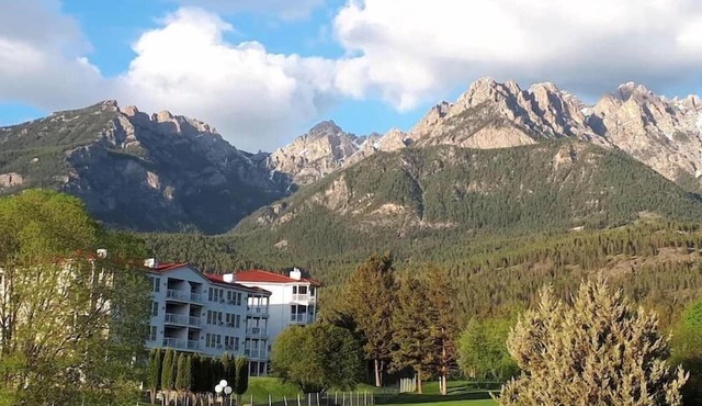 Peaceful Oasis 1BR Fairmont Hot Springs Condo