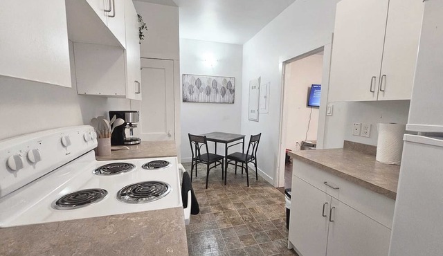 Best Airbnb in MJ Sleeps 2 Parking Coffee