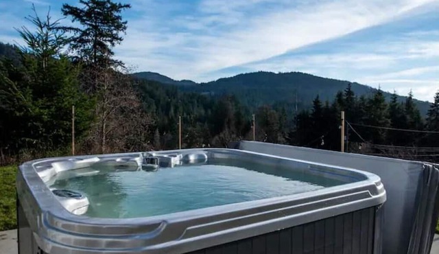 Sooke by Nature-Carriage House Suite