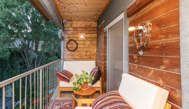 Amazing Boho Apartment in Heart of Montreal