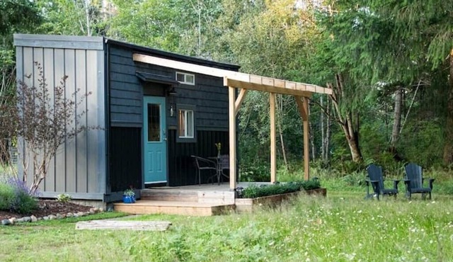 Sweet Tiny Home on Blueberry Farm close to Ocean