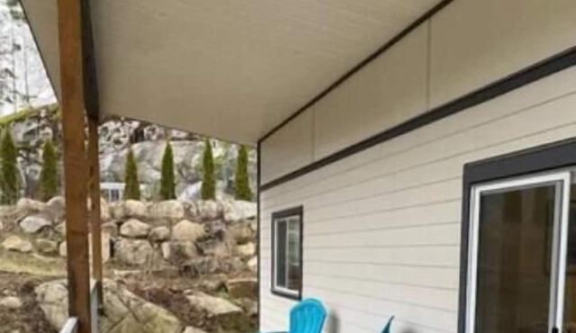 A beautiful summer 1 brm cottage located in Halfmoon Bay Resort fully furnished.
