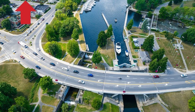 Just 175 steps from the world famous Rideau Canal