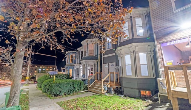 Vrbo Stylish Downtown Apartment