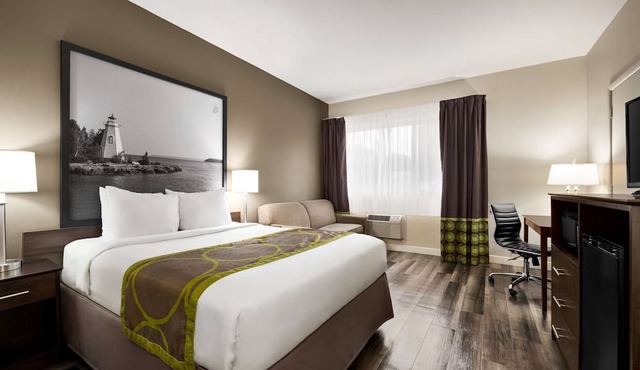 Super 8 by Wyndham Sarnia ON