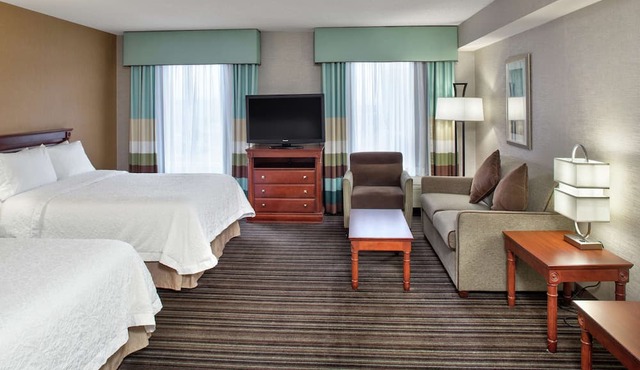 Hampton Inn & Suites by Hilton Toronto Airport