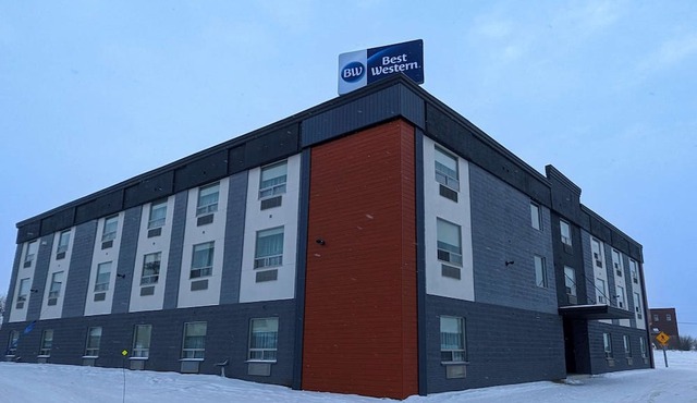 Best Western Swan Castle Inn in Cochrane