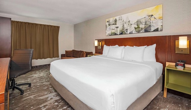 Comfort Inn Cambridge - Highway 401