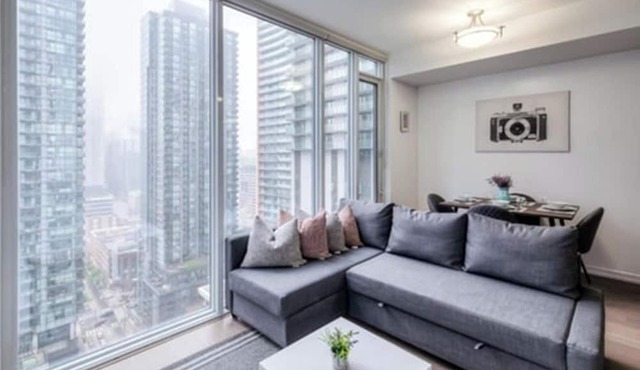 Peter Street Downtown Toronto Suites