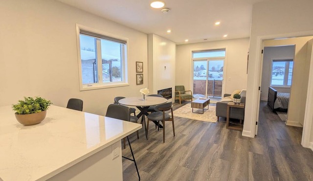 Quiet 2BR Condo Near Hospital and Wi-fi