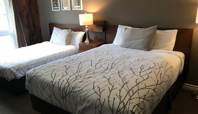 Hush Lodge & Cottages