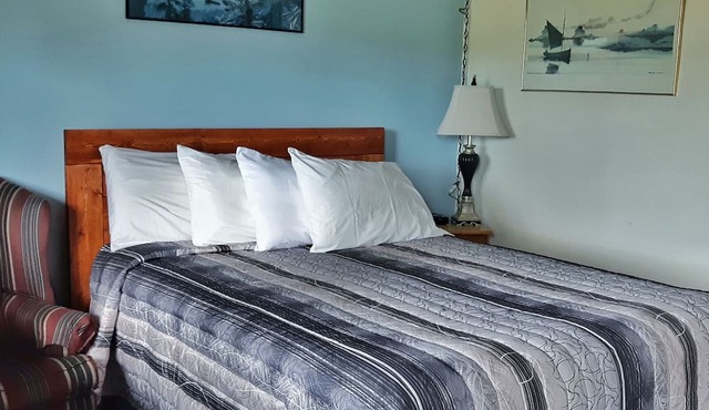 MacIver's Motel & Campground