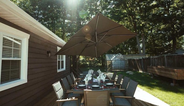 Beach House 5 Star Gem +Muskoka room + Yoga Studio