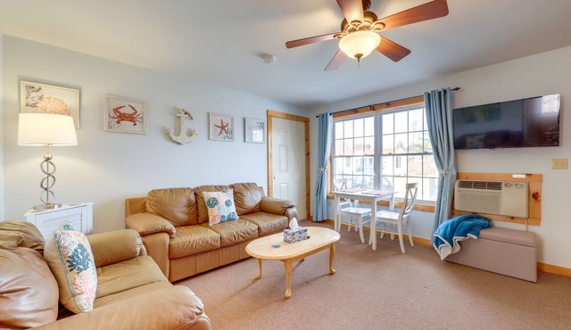 Wells Vacation Rental ~ 1 Mi to Beach Access! in Wells