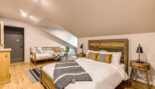 St. Ursule 2-Storey 2-Bed Oasis | Old Quebec