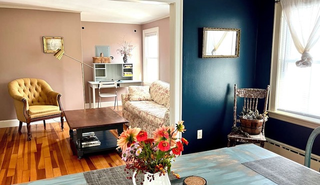 Spacious and private 2nd floor 2bed apartment in Yarmouth Village.