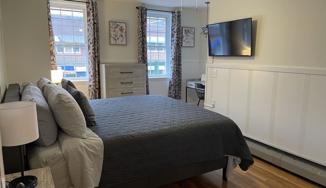 Newly renovated1 Bedroom 1 Bath in the Heart of Downtown Ellsworth. in Ellsworth