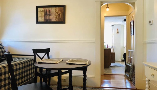 💋Kissing Downtown - Parking Spot! Sleeps 5🖐Free Wine🍷